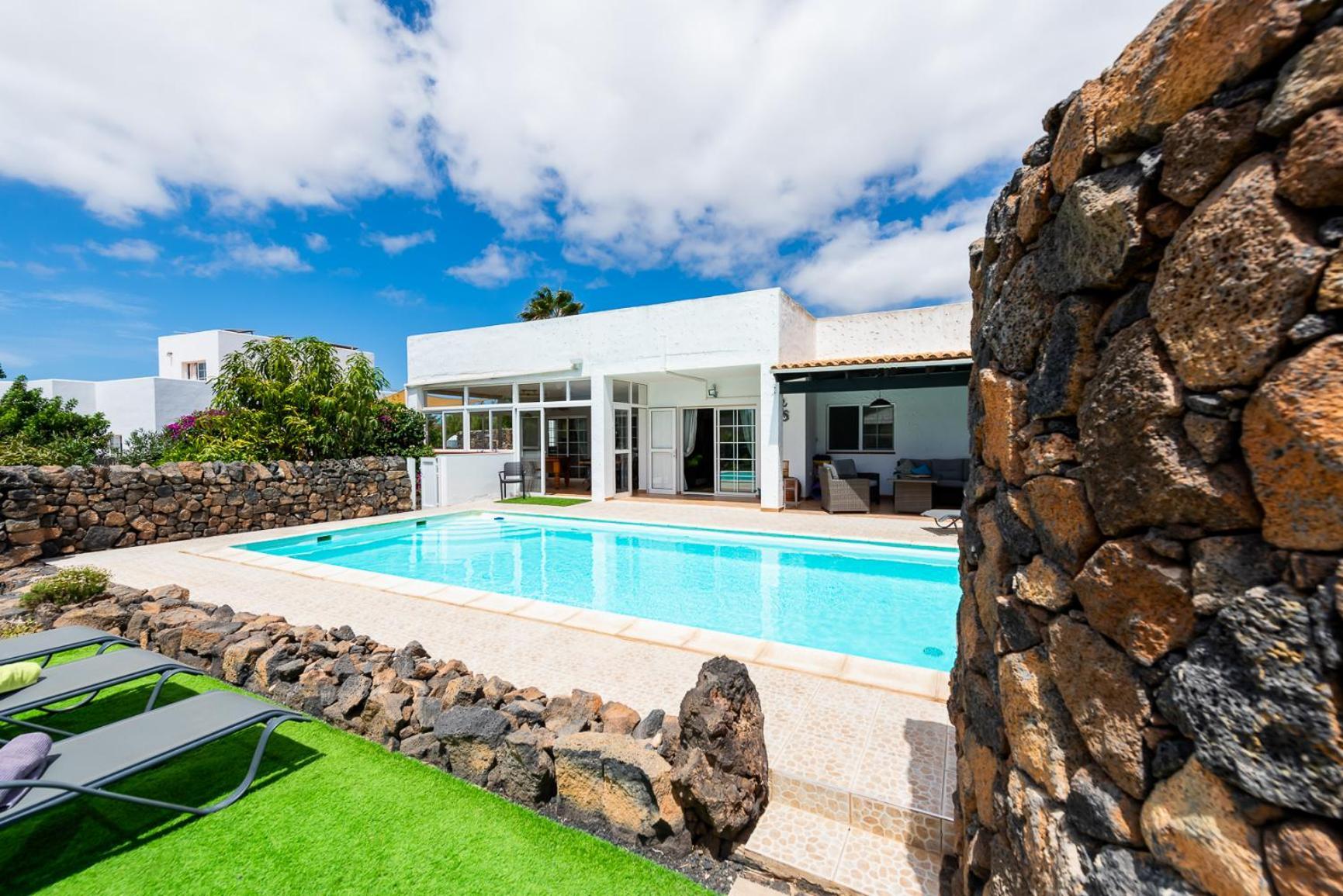 Casa Yukka Villa With Heated Pool Lajares Exterior photo